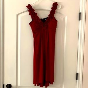 Super stylish maroon dress perfect for a casual or fancy night out!